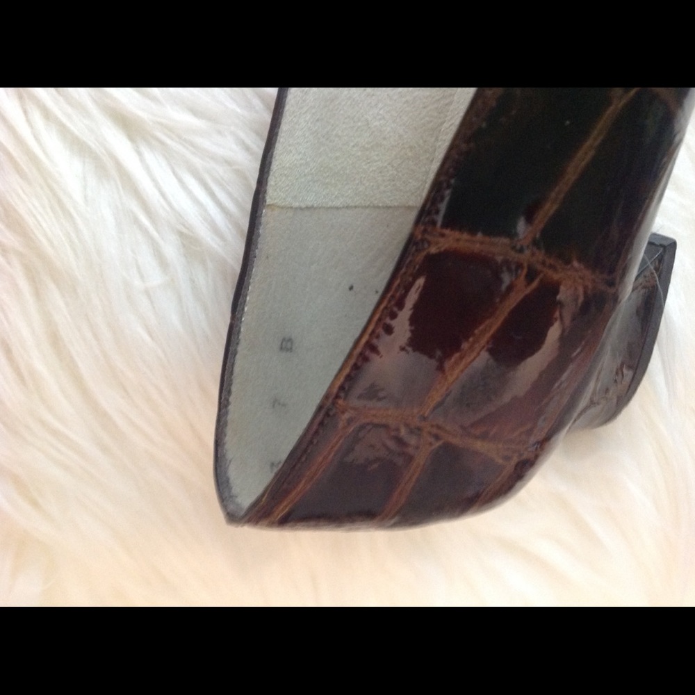 Stuart Weitzman Brown Low Heels, Size 7B - Picture 7 of 8